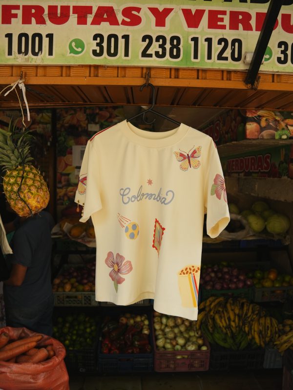COLOMBIANÍSIMA T-SHIRT - VAINILLA