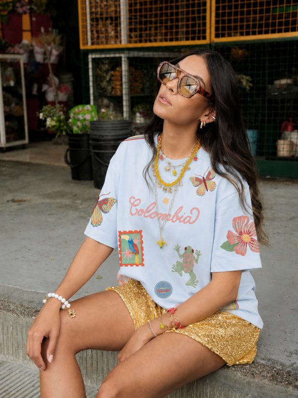 COLOMBIANÍSIMA T-SHIRT - BABY BLUE